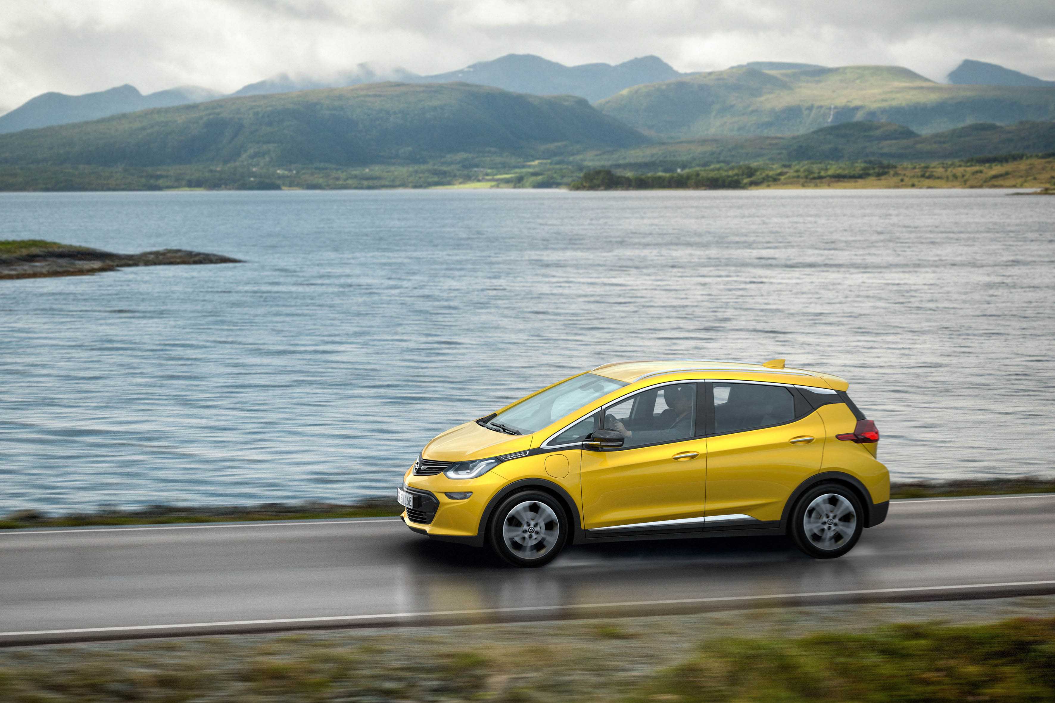 Opel met drie primeurs op Autosalon van Parijs 2016