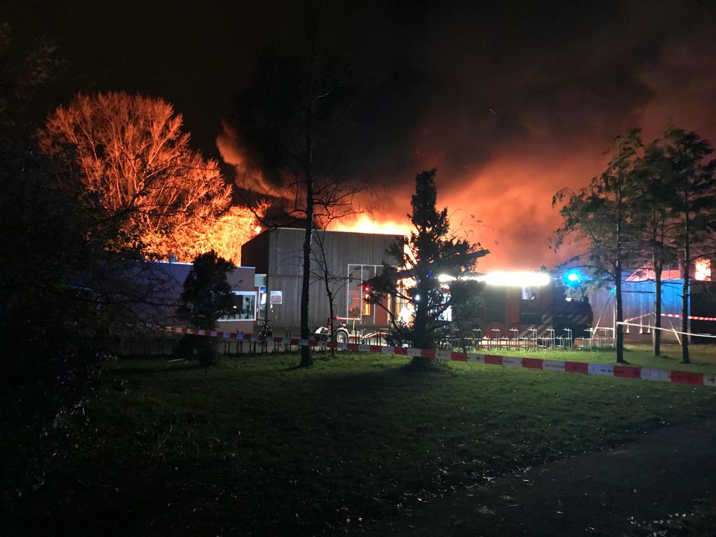 Zeer grote brand in gymzaal 