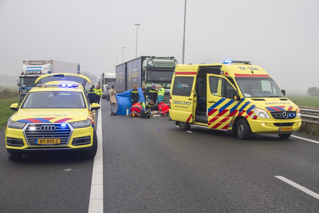 Voetganger doodgereden op A20