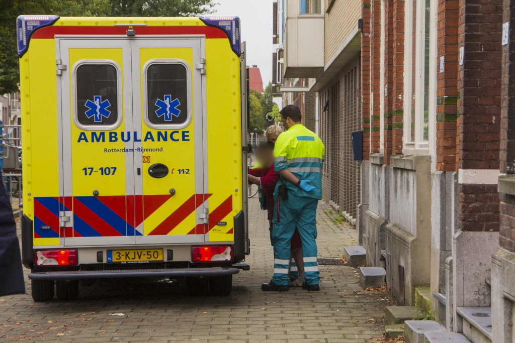 Foto van ambulance bejaarde | Flashphoto | www.flashphoto.nl