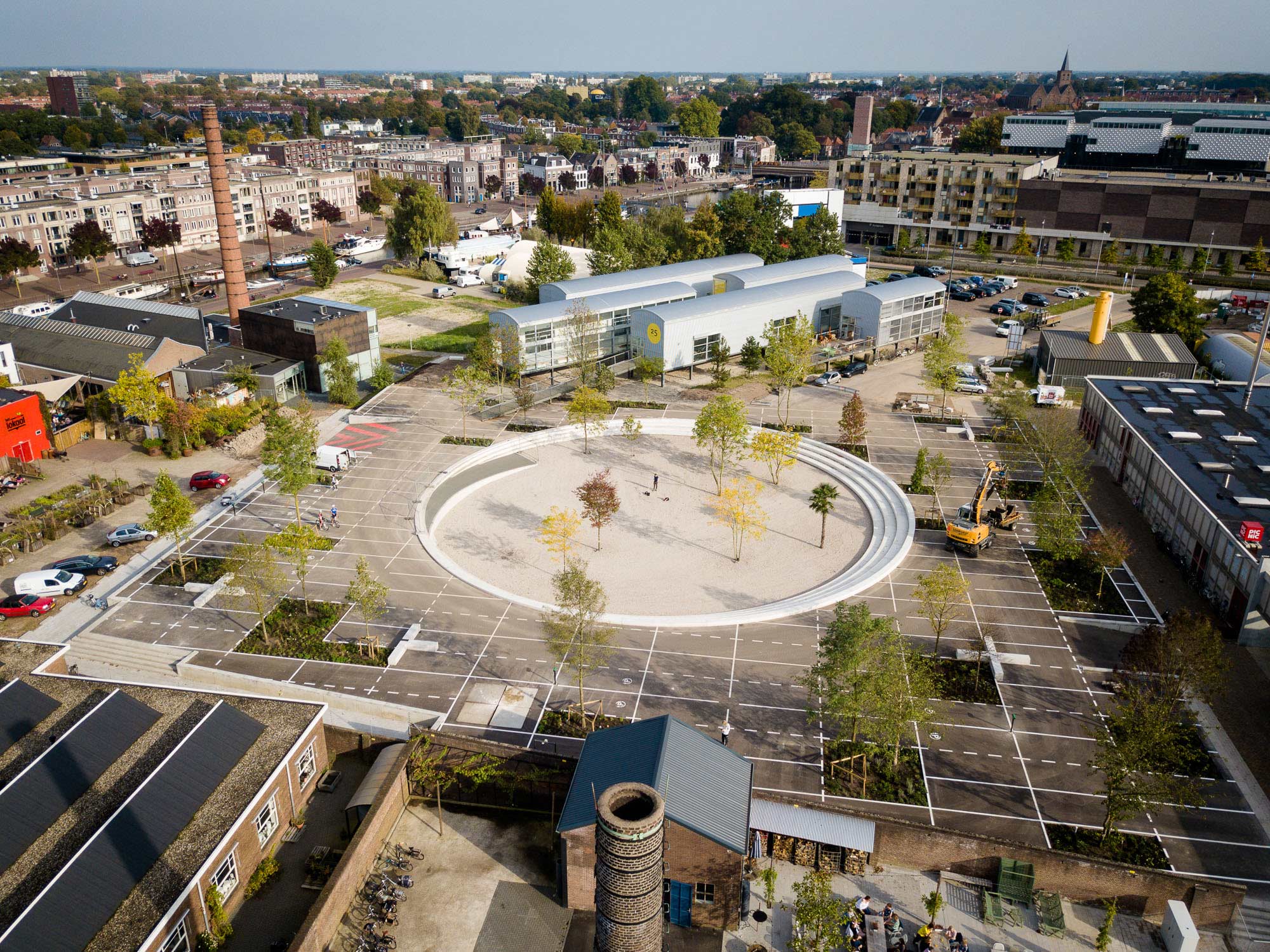 Ontmoeten en elektrisch laden midden in De Nieuwe Stad