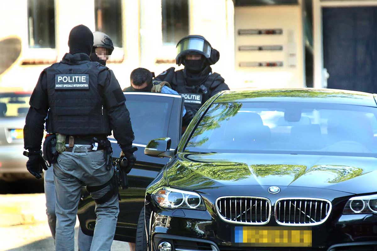 Arrestatieteam houdt vuurwapengevaarlijke Schiedammer aan na verkeersruzie