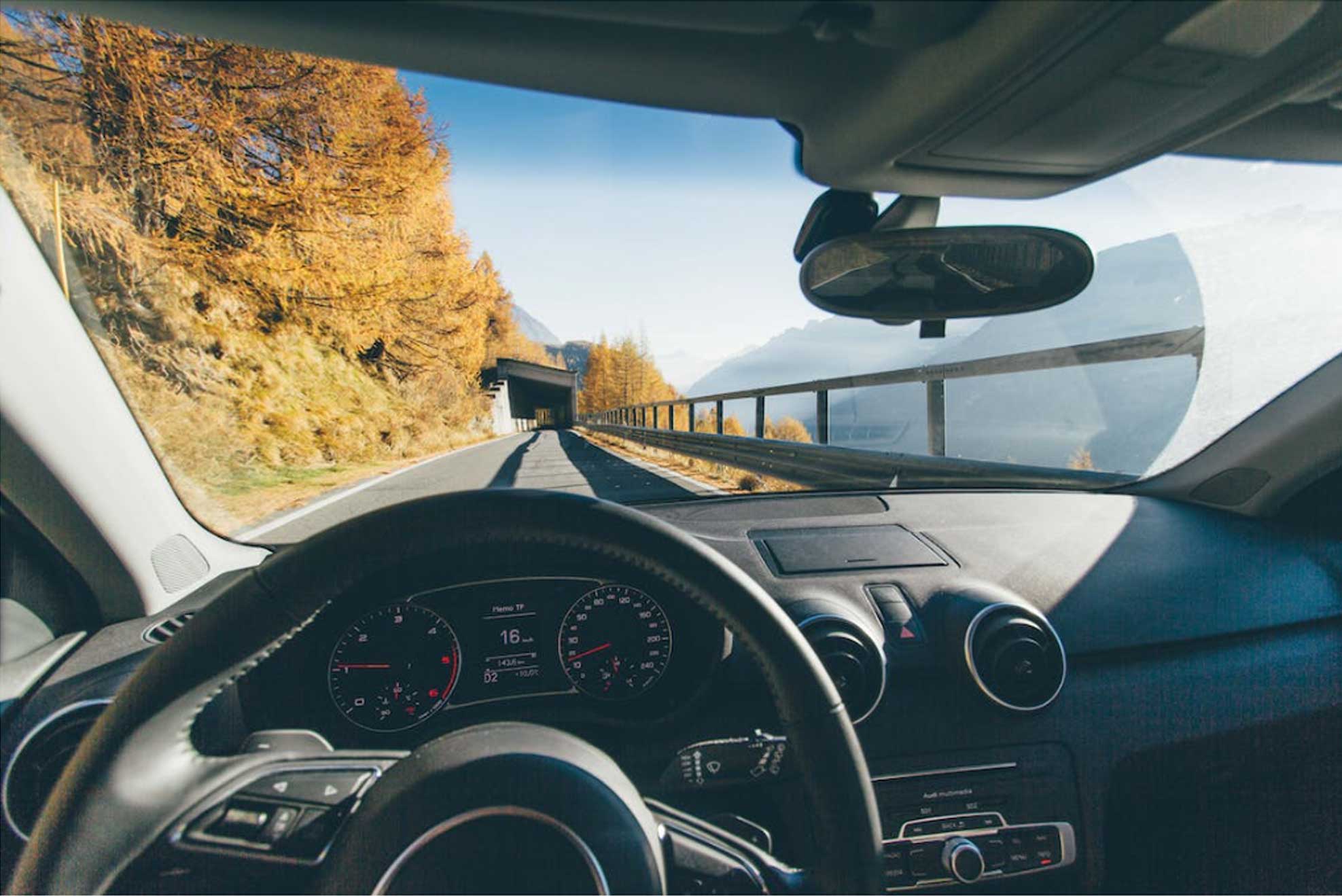 auto-vakantie-bergen-tunnel