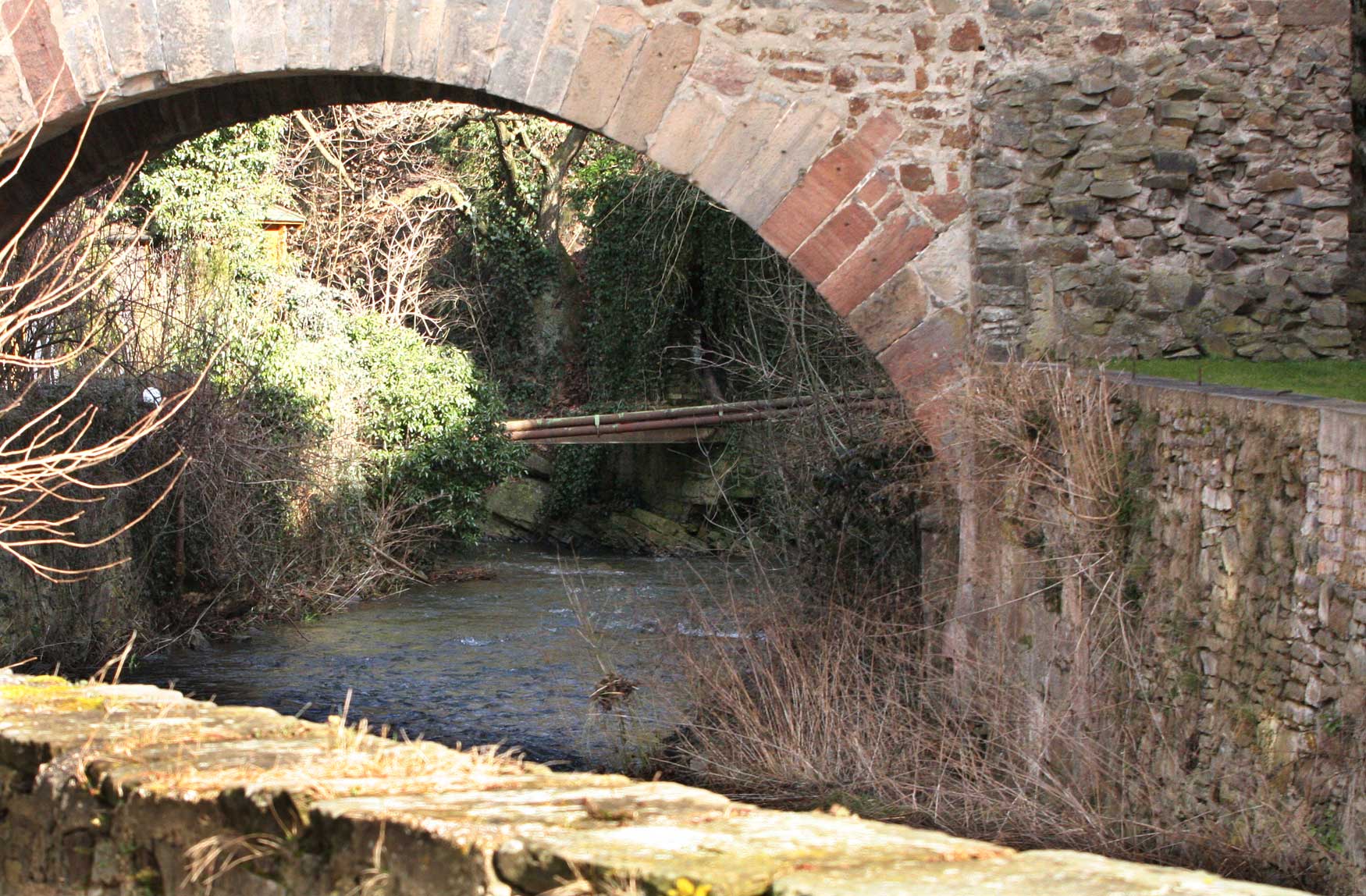 beekje-brug-stenen