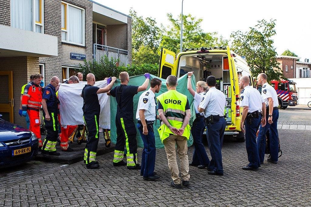 Vrouw ernstig gewond na woningbrand in Den Bosch