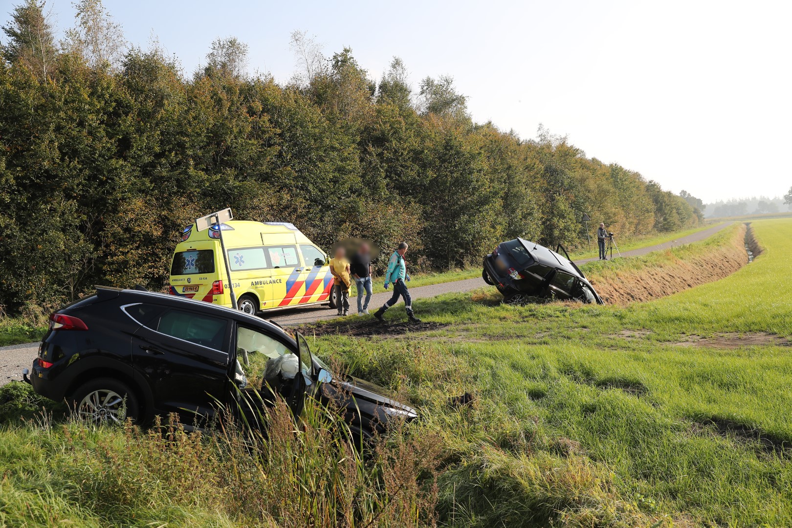 Auto's in droge sloot