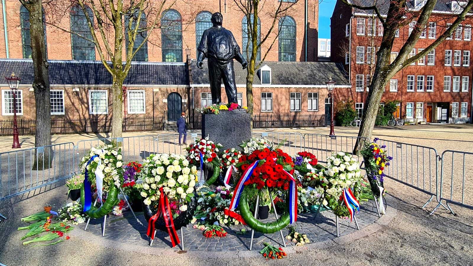 dokwerker, bloemen, herdenking, Februaristaking, 