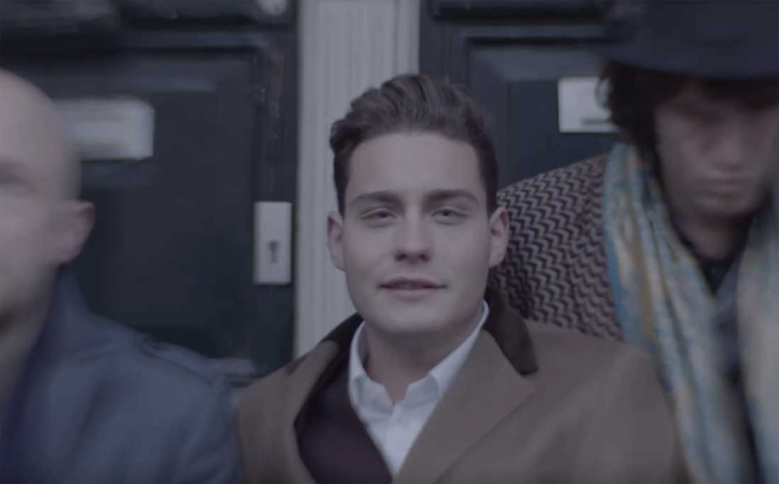 Luister en kijk hier naar het Songfestivalnummer van Douwe Bob