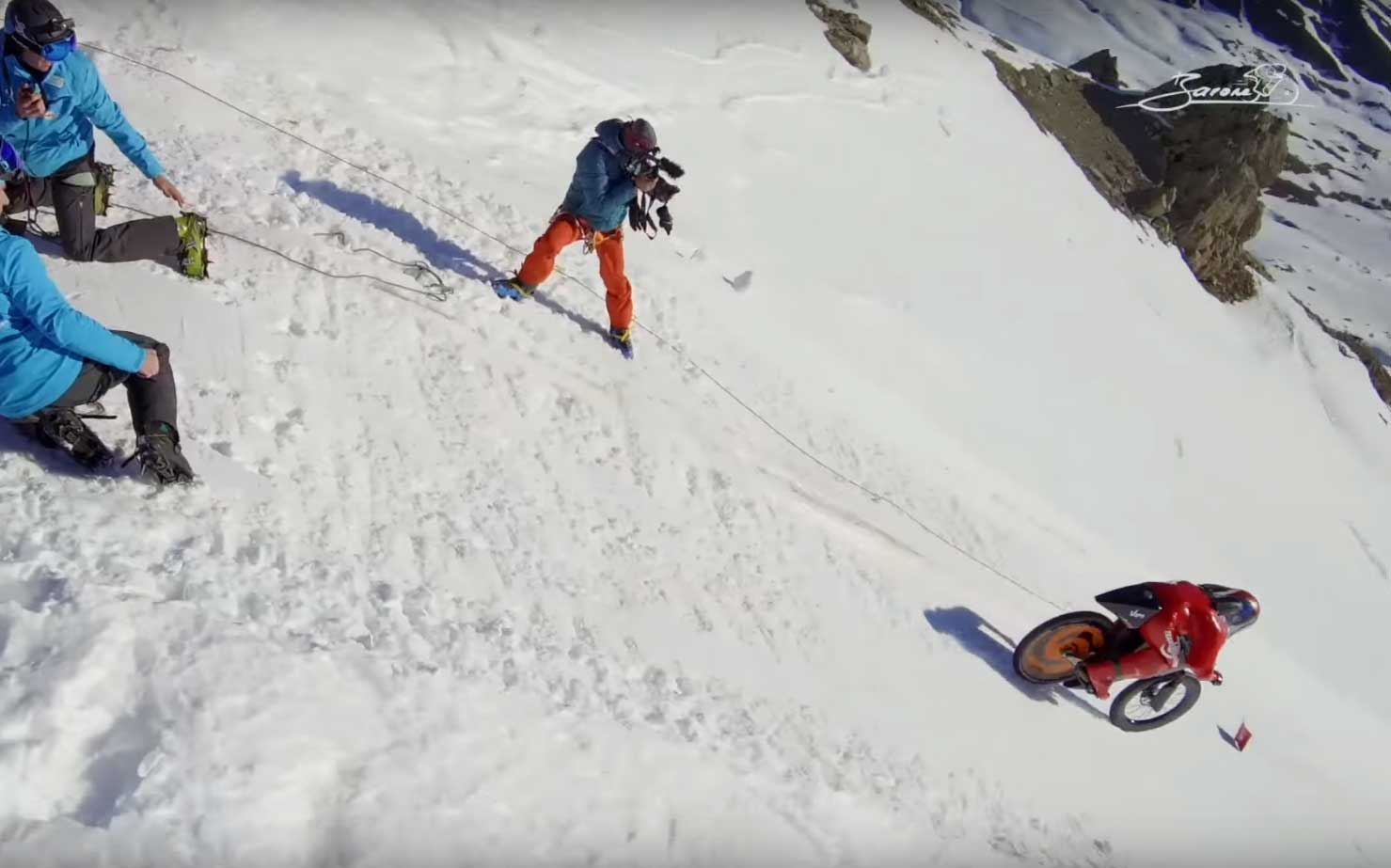 Snelheidsrecord: 227 km/h op fiets van besneeuwde berg