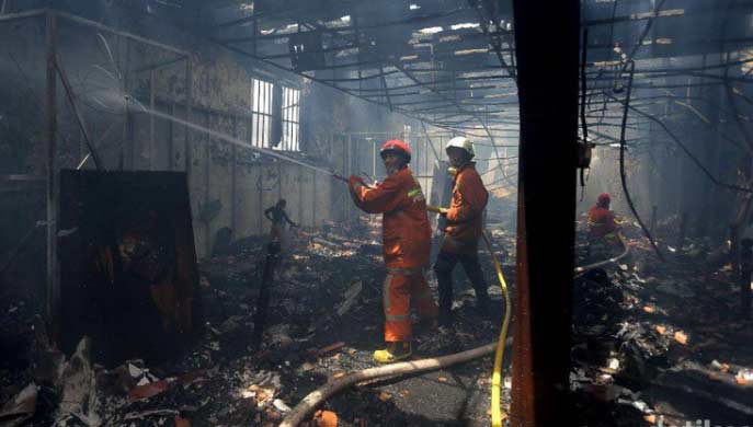 Brand in voormalig VOC-pakhuis in Jakarta