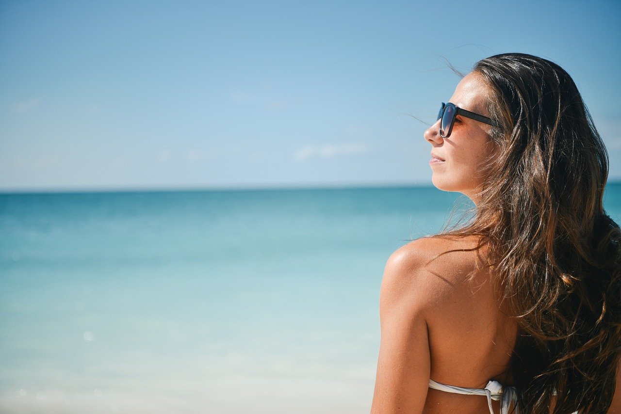 Vrouw in bikini