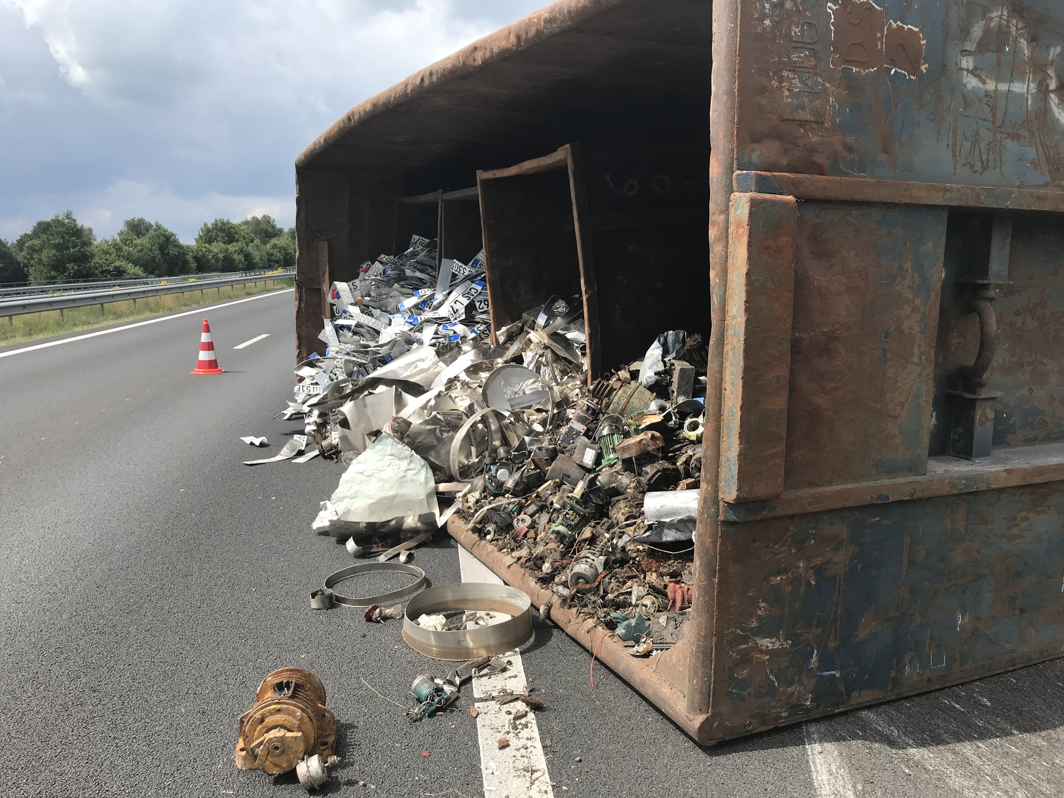 Oud ijzer op de snelweg