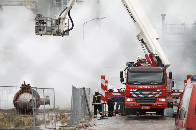 Foto van brand bij sloopwerkzaamheden chemie park | MV Blik op Nieuws