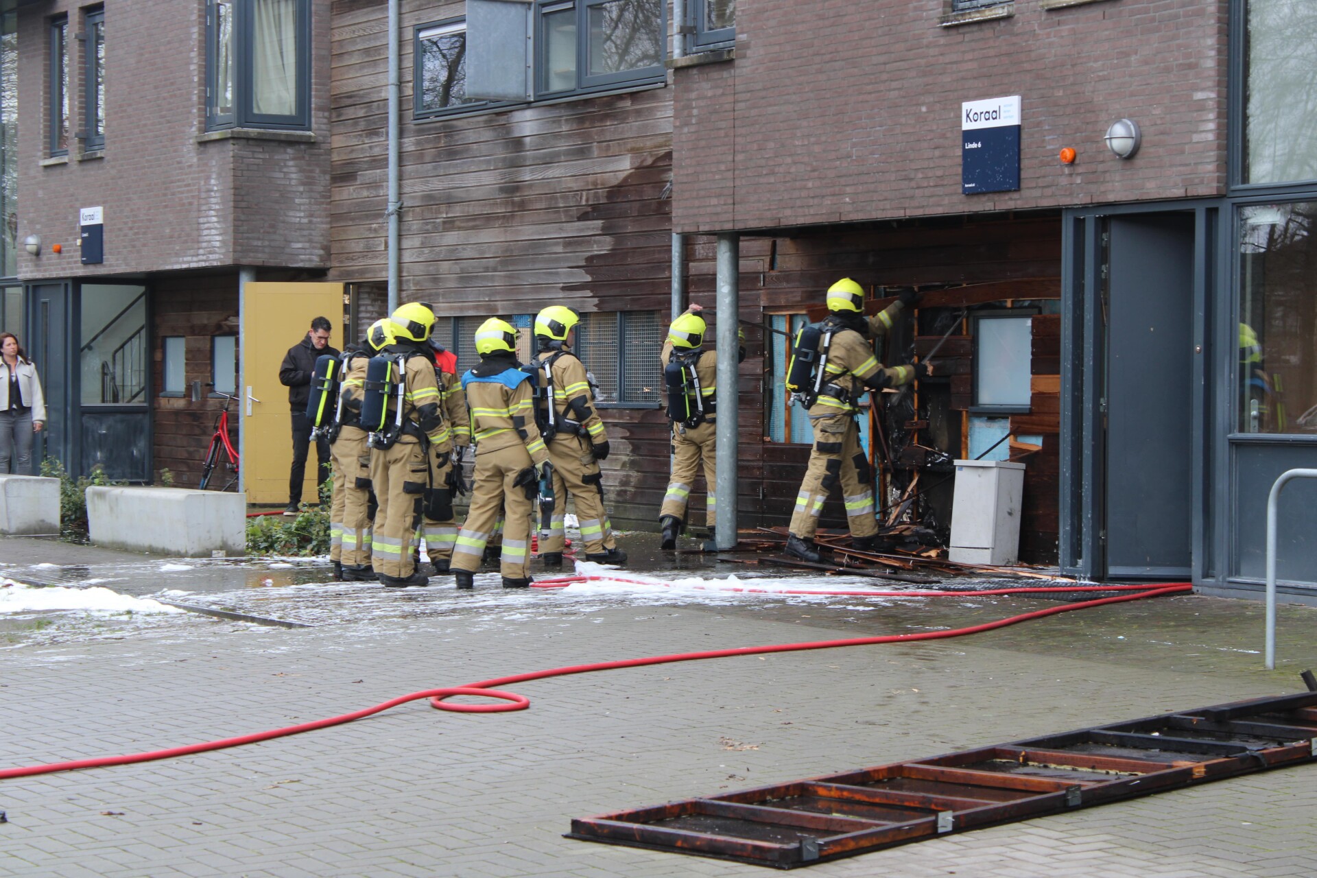 Brandweer voert nacontrole uit