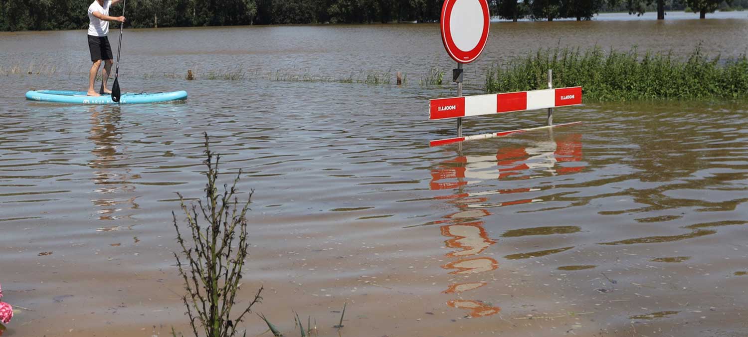 overstroming-Maas-supboard-dijk