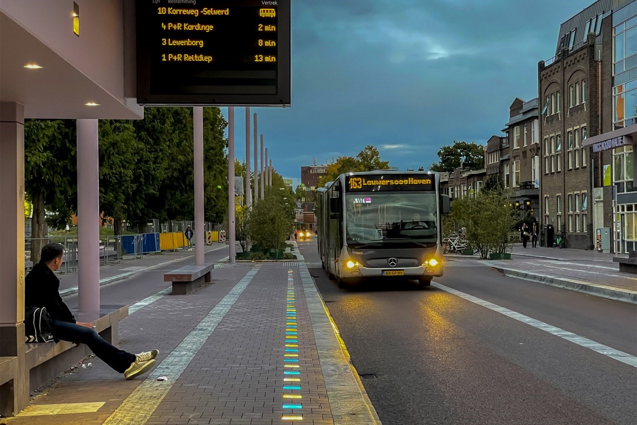 Qbuzz bij halt UMCG noord