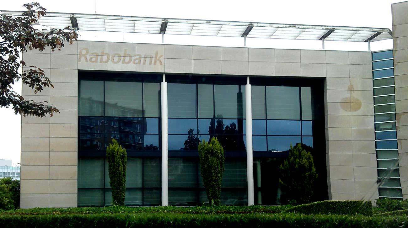 Rabobank ziet winst met bijna 40% dalen