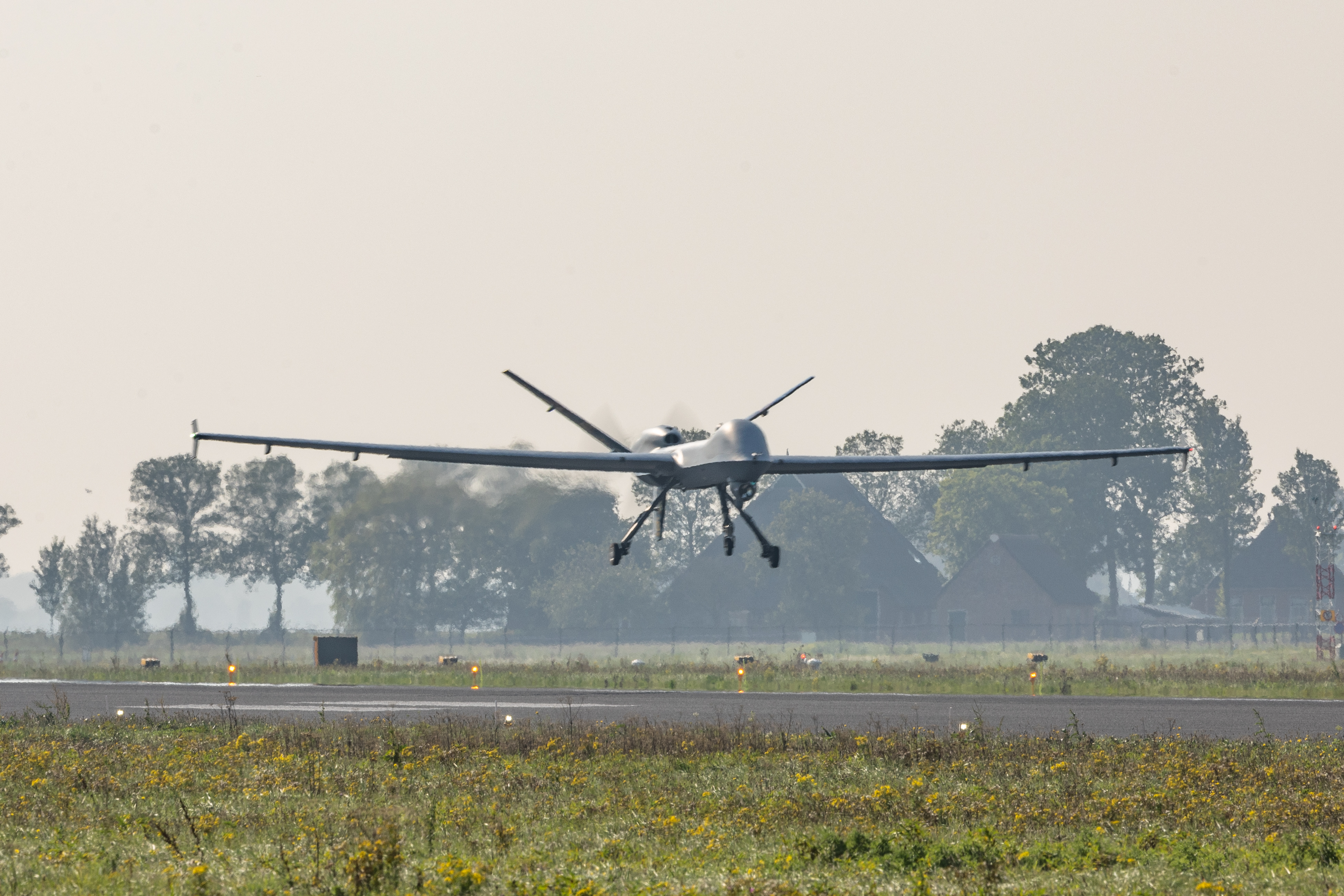 Reaper landt op landingsbaan