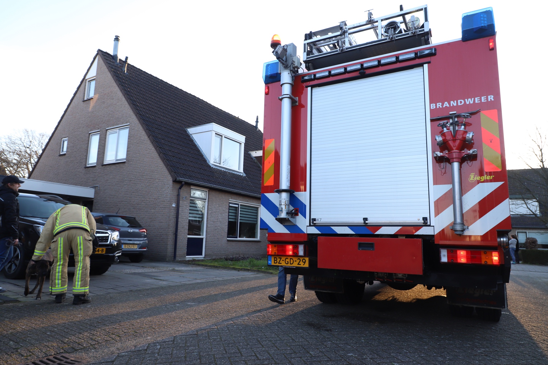 Brandweer doet onderzoek