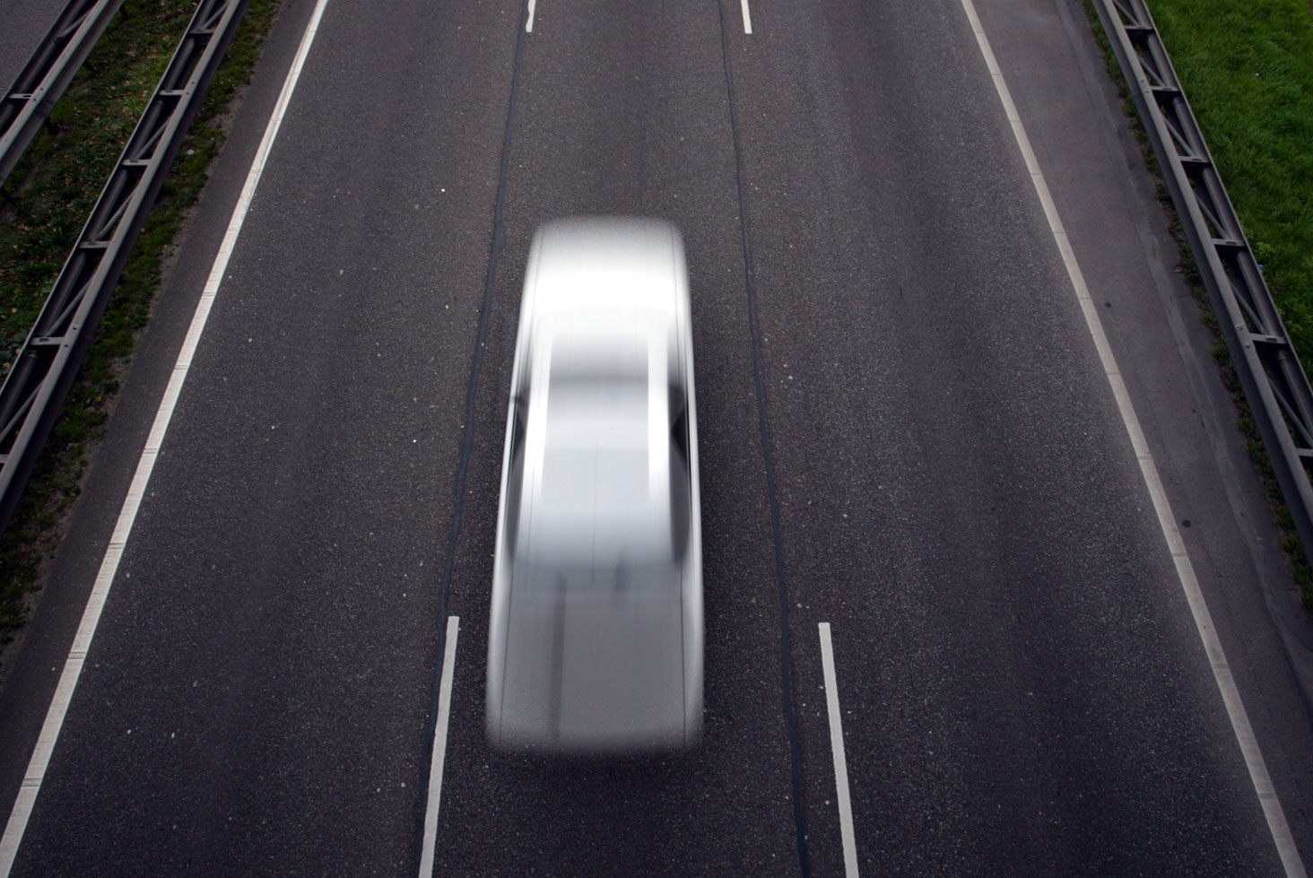 Bankstel op A15 zorgt voor beschadigde auto’s