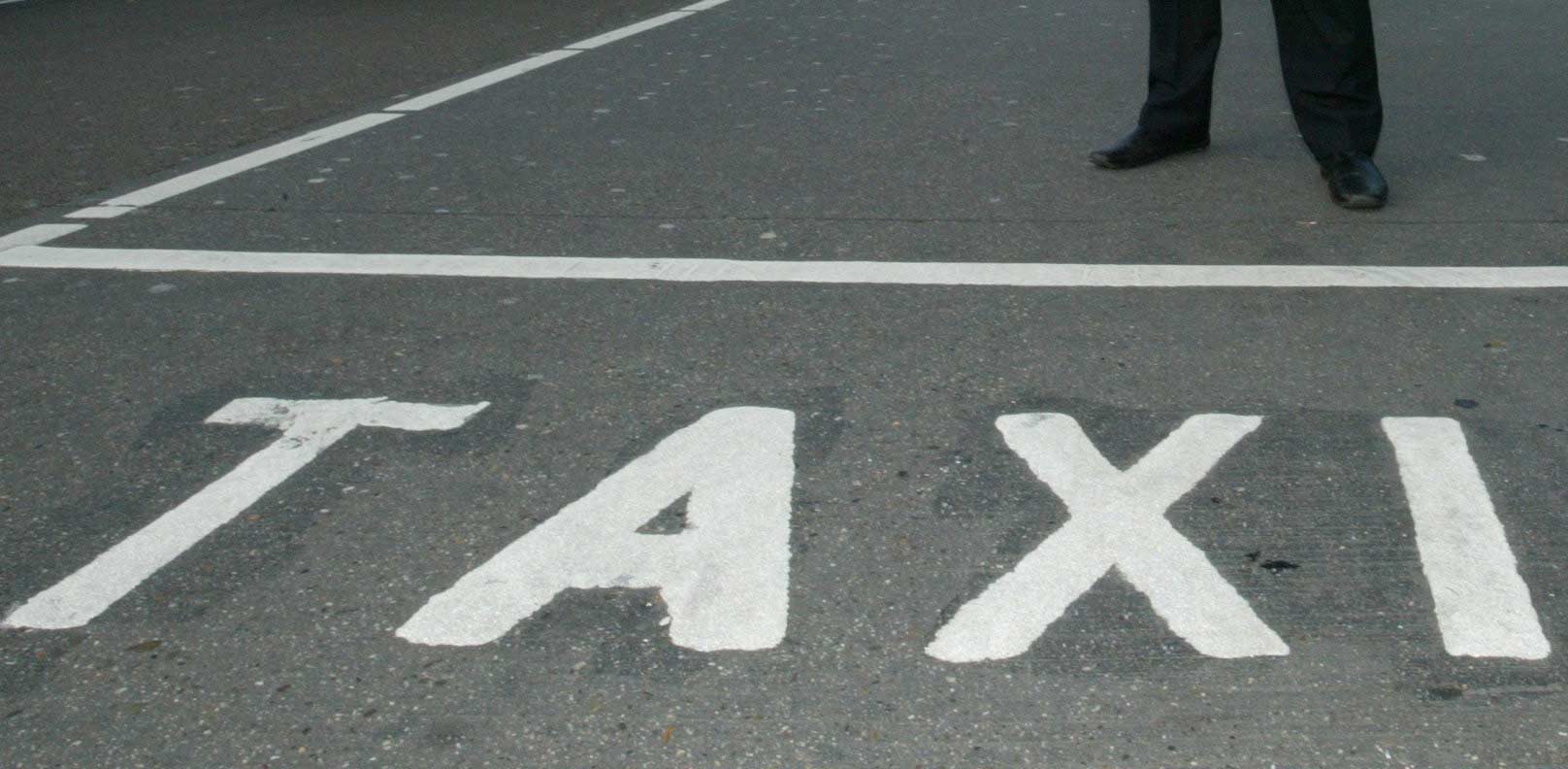 Amsterdamse taxichauffeurs beramen een aanslag op het hoofdkantoor van Uber