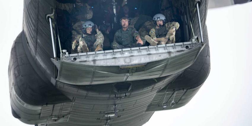 koning-hercules-parachutisten