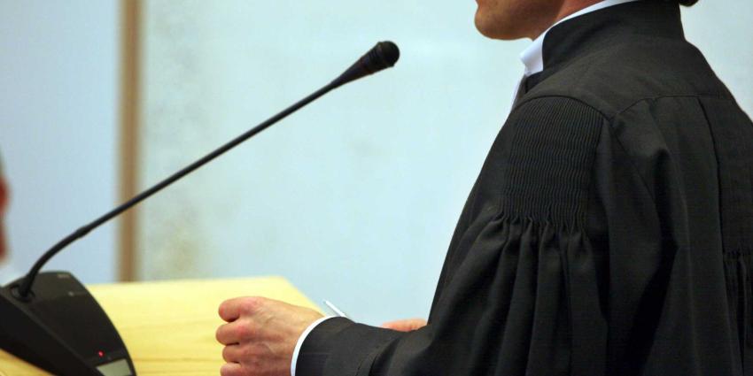 advocaat-toga-rechtbank