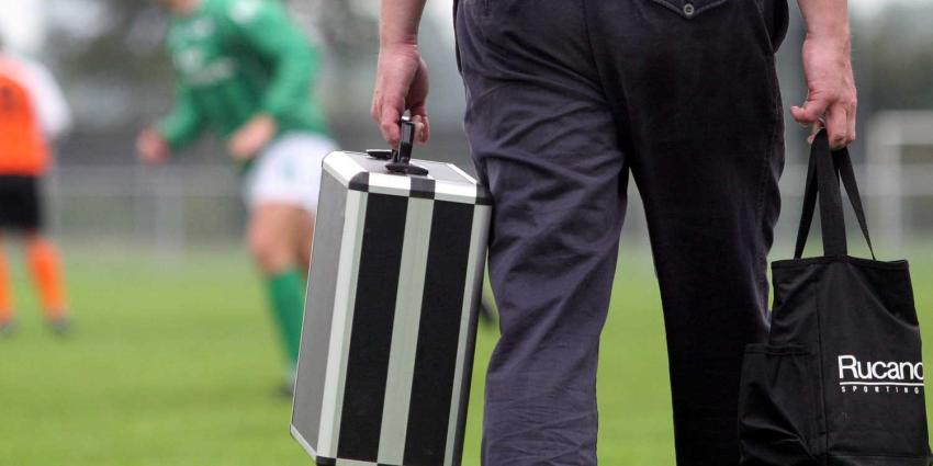 voetbal-blessure-koppen-verzorging