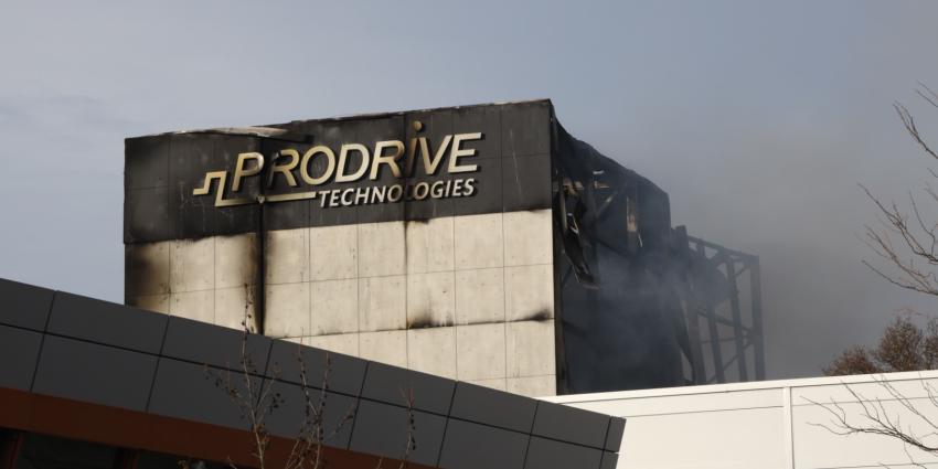 Zeer grote brand verwoest bedrijf in Son