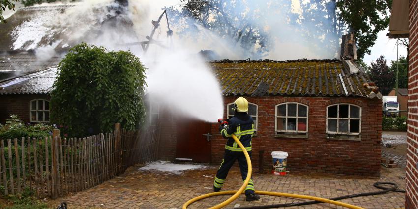 Grote brand in woonboerderij in Breugel