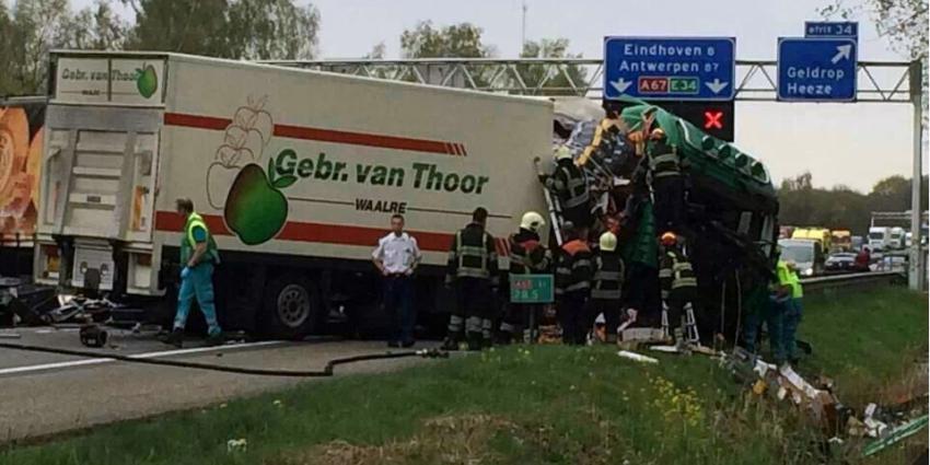 Foto van aanrijding A67 | Hendriks Multimedia | www.hendriks-multimedia.nl