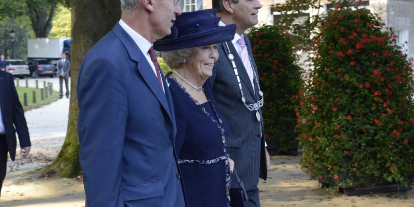 Prinses Beatrix opent paviljoen 'Nederland en de Eerste Wereldoorlog'