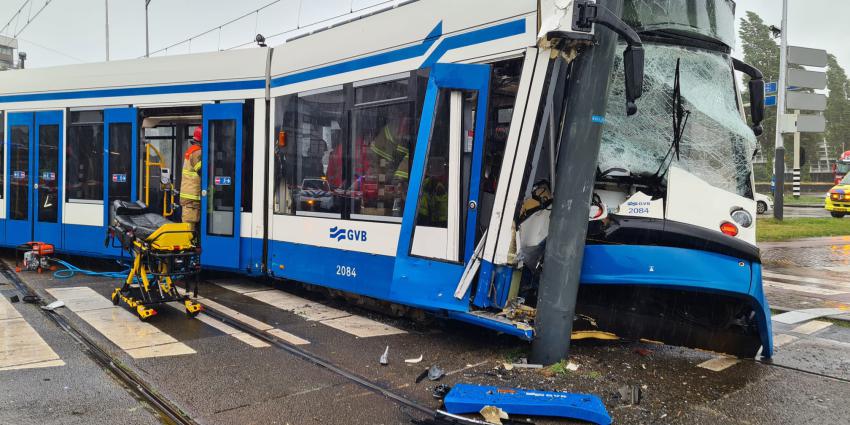 Hulpdiensten ter plaatse