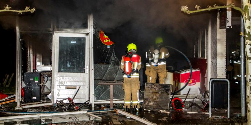 Zwaargewonde man na explosie in snackbar gevonden