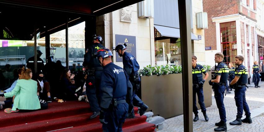 Politie verwijderd demonstranten