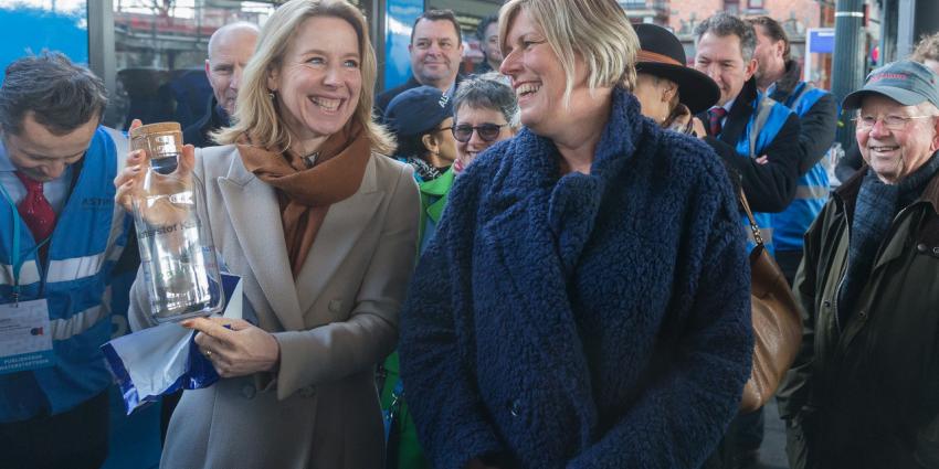 Testritten met waterstoftrein in Groningen