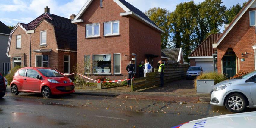 Politie doet onderzoek bij de woning