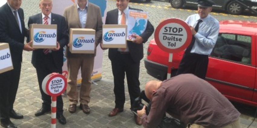ANWB-voorman biedt petitie  tegen Duitse tol aan in Brussel