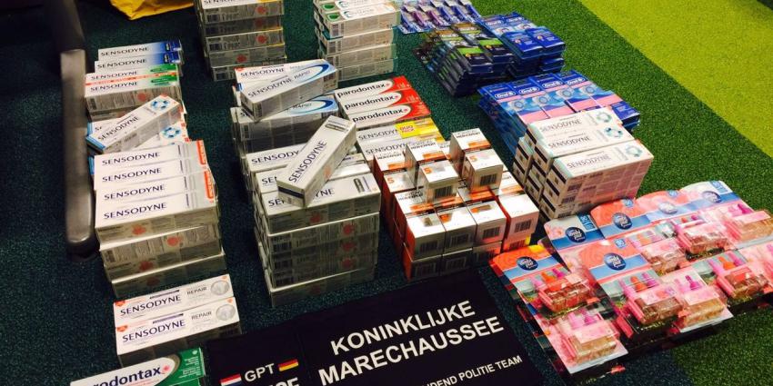 Mannen stelen voor 1200 euro uit supermarkt