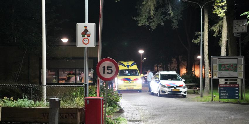 Politie en ambulance op terrein AZC