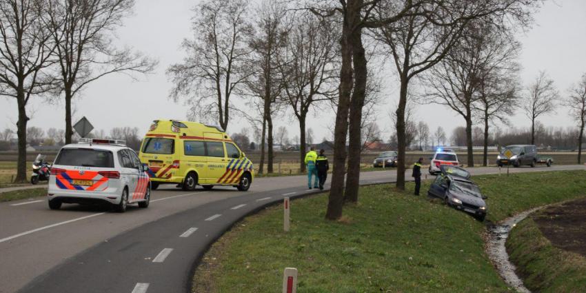 Bestuurder vliegt uit de bocht in Exloo