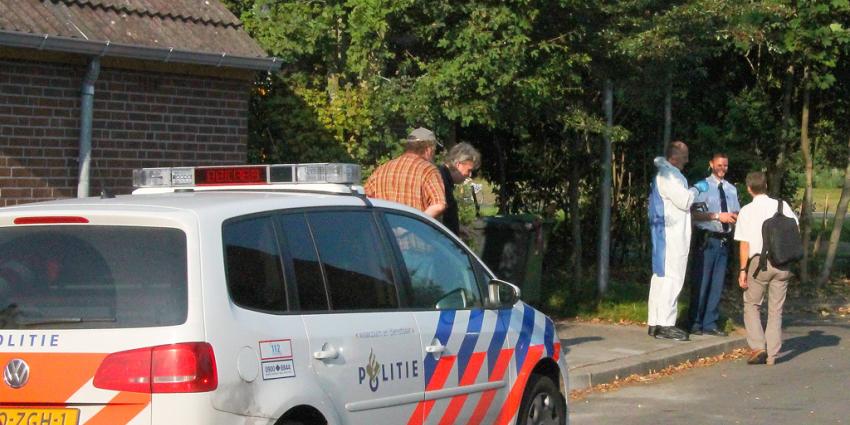 Politie reageert niet op zorgmeldingen; buurman dood aangetroffen