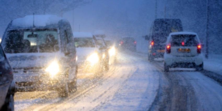 Sneeuwfront passeert langzamer dan gedacht, code geel voor avondspits