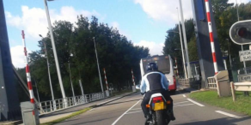 Automobilisten let op, de motorrijders gaan weer de weg op!