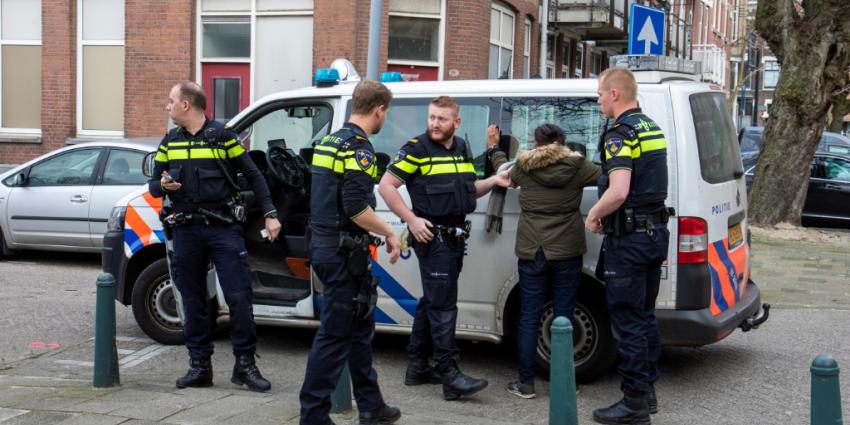 Tweetal stroopt tuinen af