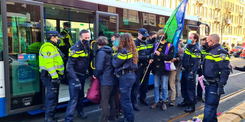 Demonstranten bestuurlijk verplaatst