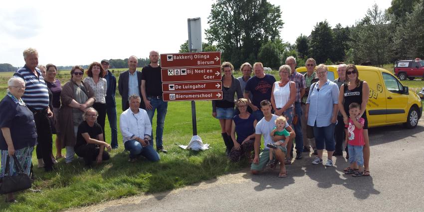 Onthulling toeristische borden in noordelijke dorpen