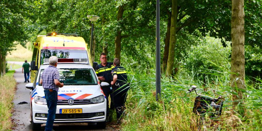Brandweer haalt man uit water