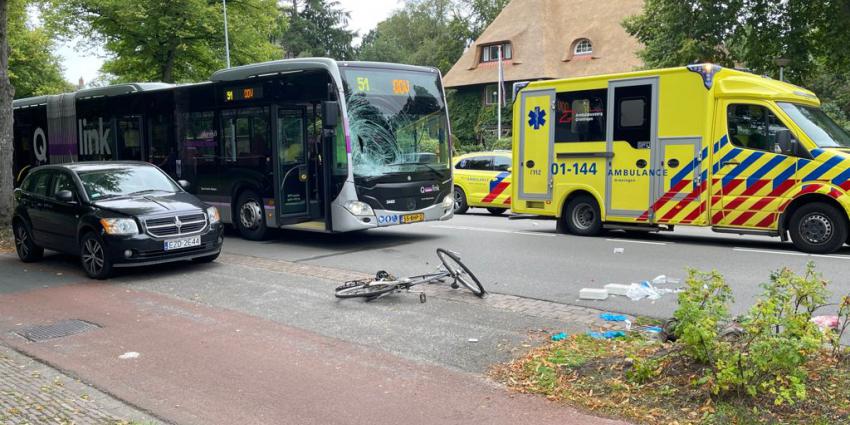 Zwaar beschadigde bus