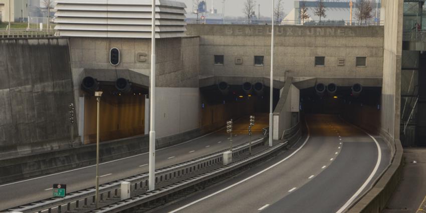 Foto van afgesloten Beneluxtunnel | Flashphoto | www.flashphoto.nl